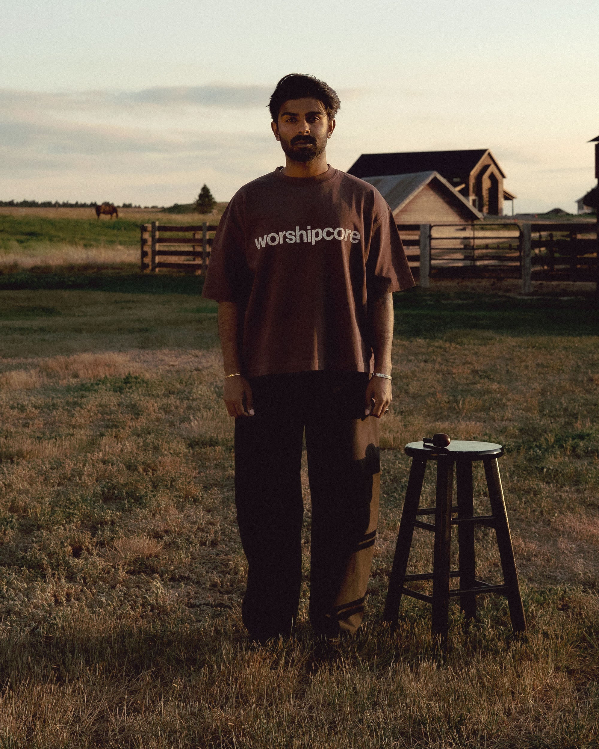 WORSHIPCORE CROPPED TEE (WINE WOOD TIP)